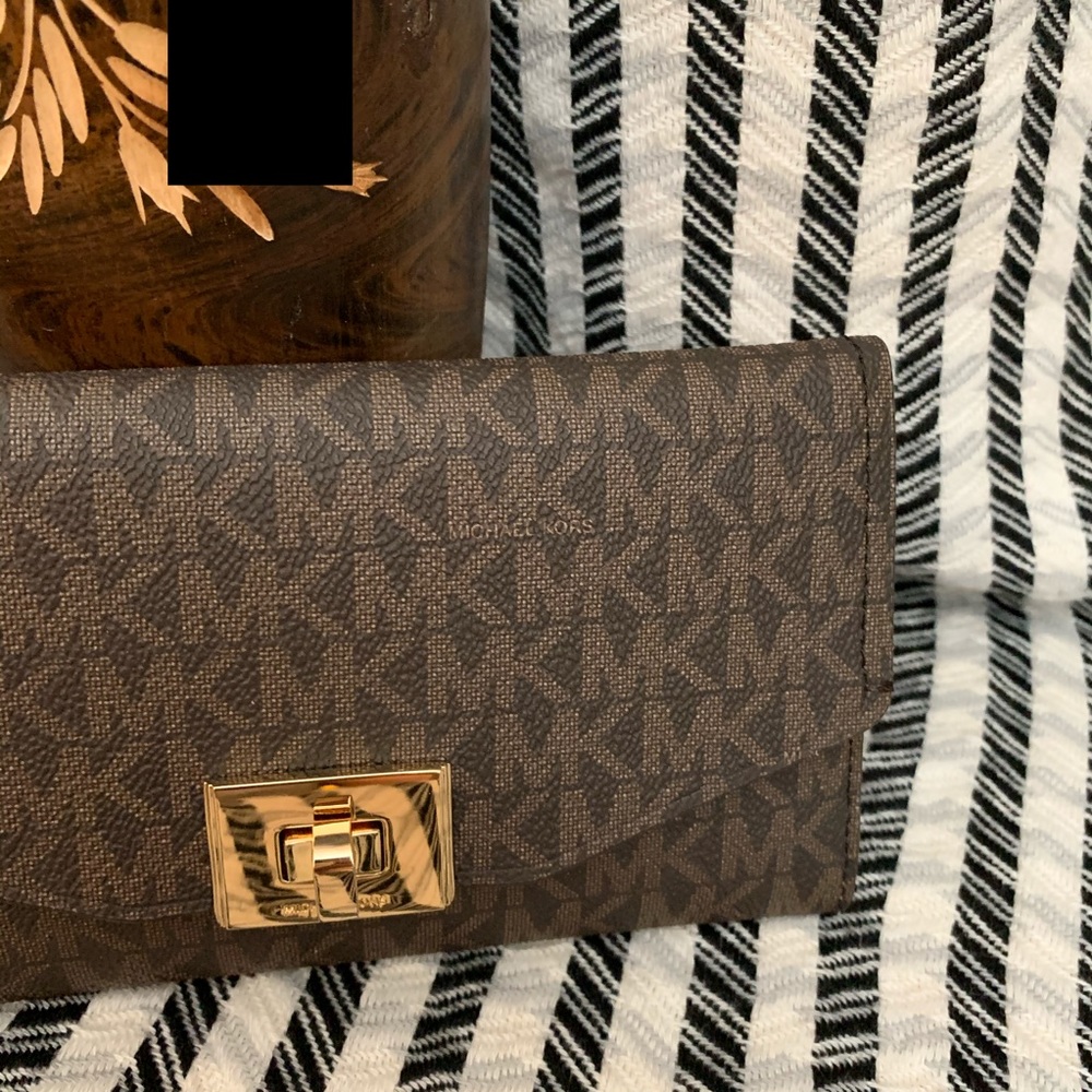 Michael kors brown wallet brand new large trifold - Picture 4 of 8